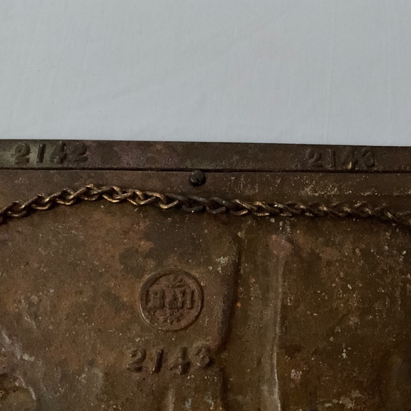 BRADLEY & HUBBARD Antique Painted Cast Iron Garden Scene - Picture 9 of 11